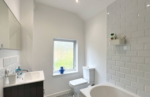 King's Heath House | Relax and unwind in our three-bedroom abode