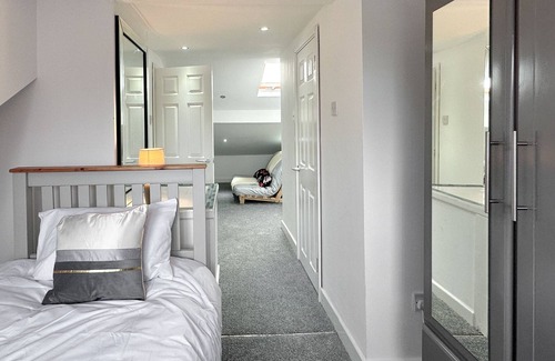 King's Heath House | Relax and unwind in our three-bedroom abode