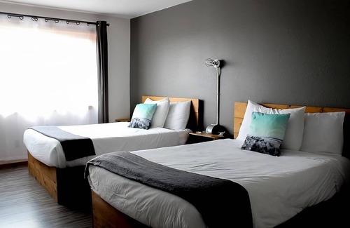 Long Beach Hotel | Relax and Unwind! Pet-friendly, Indoor Pool, Sauna, Free Parking!
