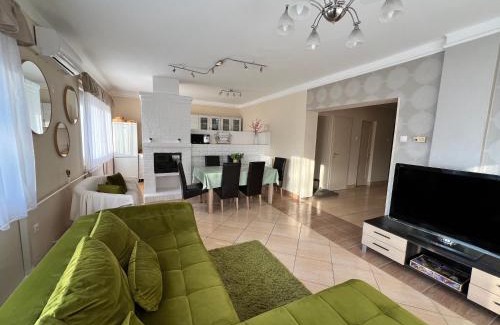 Sostogyogyfurdo Apartment | RELAX Apartman