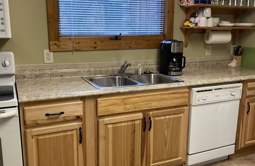 Gatlinburg Cabin | Relax at Granny's River Retreat, Short Walk to Downtown, 2BR