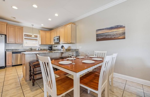 Bahama Beach Condo | Relax at Second Wind – Gulf Views on Every Floor, 3 Suites, Pool & Free Guest Perks