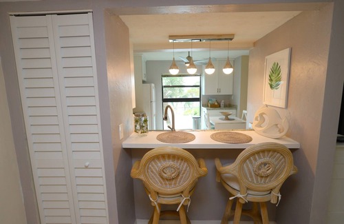 Marco Island Condo | Relax at the Riverside