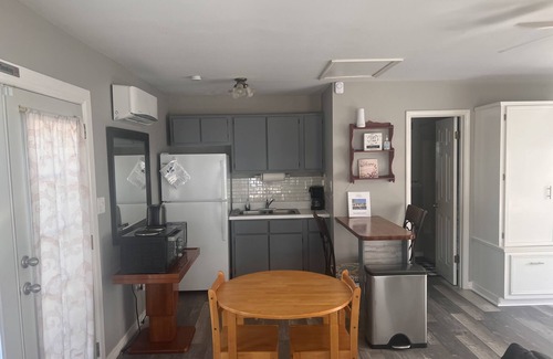 Long Beach Cottage | Relax by the Gulf Coast, just 8 mins from Gulfport Beach