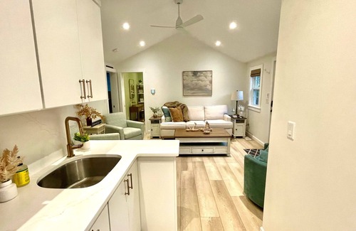 Dennis Port Cottage | Relax by the sea! 3-Bedroom cottage near top Cape Cod Beaches