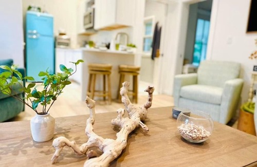 Dennis Port Cottage | Relax by the sea! 3-Bedroom cottage near top Cape Cod Beaches