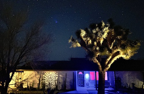 Joshua Tree House | Relax Close to Park, Hot Tub, Hammocks, Private, Lush Trees