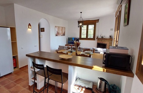 El Gastor Cottage | Relax en El Paraiso de Nitram y su Piscina de Agua Salada a los Pies del Algarin