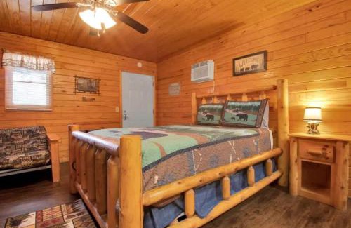 Gatlinburg - Pigeon Forge Other | Relax in a Mountain Cabin in the Smokies, Gatlinburg