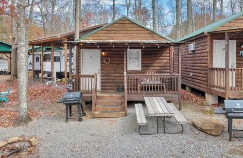 Gatlinburg - Pigeon Forge House | Relax in a Mountain Cabin in the Smokies, Gatlinburg