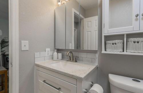 Riverside Apartment | Relax in cozy style Spacious King & Queen beds