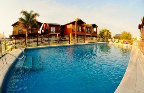 Miramar Apartment | Relax in New Andalucía- Tu refugio costero con pileta