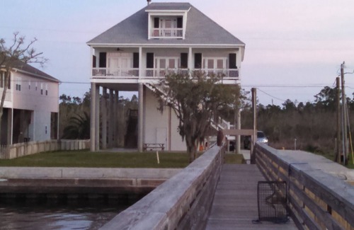Bay St Louis House | Relax in our Bay St Louis Home & Pier, a quick 4-min Drive to Hollywood Casino