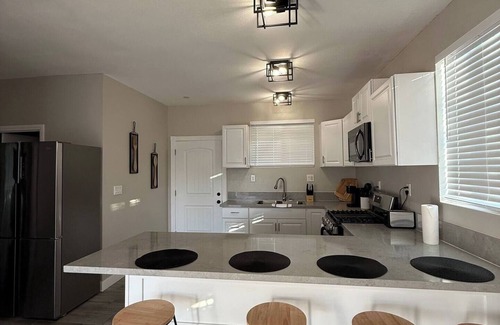 Redlands House | Relax in Redlands