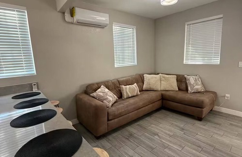 Redlands House | Relax in Redlands