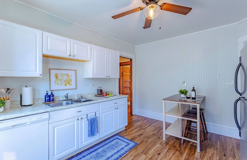 Upper East Side House | Relax in Style: 4BR Milwaukee Home Featuring a Private Hot Tub ¦ Family-Friendly