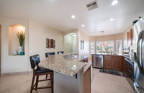 Coldwater Springs House | Relax in sunny Arizona with a heated pool and golfcourse view
