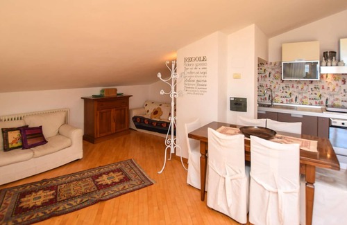 Avigliano Umbrio Apartment | Relax in the whirlpool with panoramic views of the Umbrian countryside.