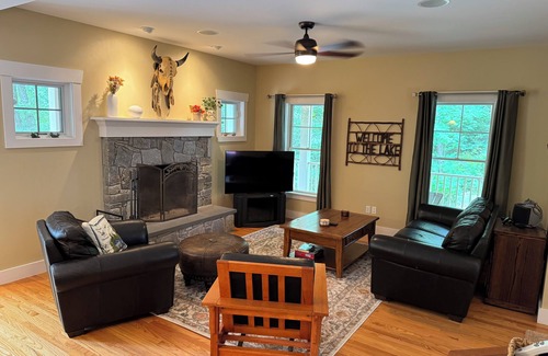 Otis House | Relax in this 3 bedroom Otis retreat in the woods!