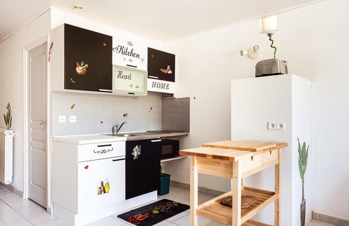 Allauch Apartment | Relax in this vacation apartment in the quiet hill town of Allauch.