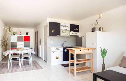 Allauch Apartment | Relax in this vacation apartment in the quiet hill town of Allauch.