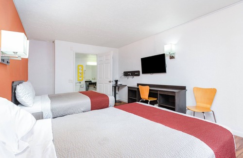 Summit Station Hotel | Relax Inn by OYO Columbus OH I 70