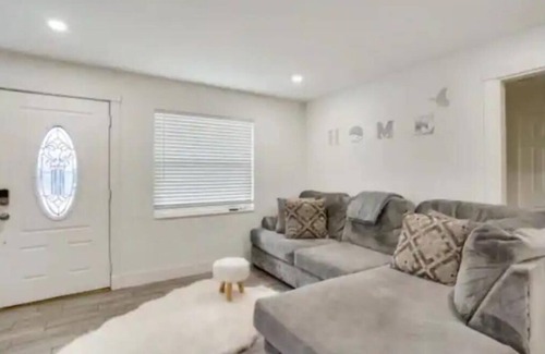 Sebring House | Relax inn