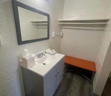 Wayne Hotel | Relax Inn