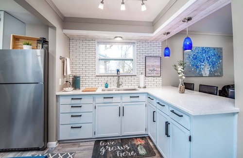 Lakeview Cottage | Relax Inn - Waterfront Luxury Island Cottage
