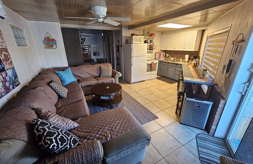 Parker Strip House | Relax near Colorado River in Parker's Guesthouse