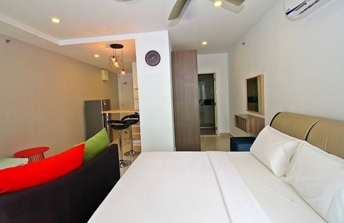 Downtown George Town Apartment | Relax On Heavenly Bed After A Long Day