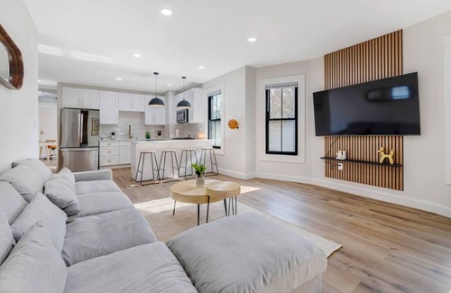 Tremont Apartment | Relax Play Pickleball HotTub