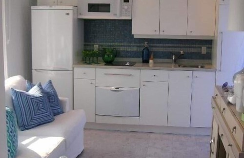Commercial Street Condo | RELAX, REFRESH-ON THE BEACH!