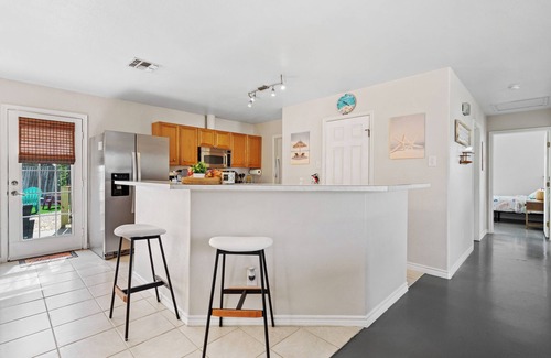 Flour Bluff House | Relax & Unwind at Our Coastal Retreat