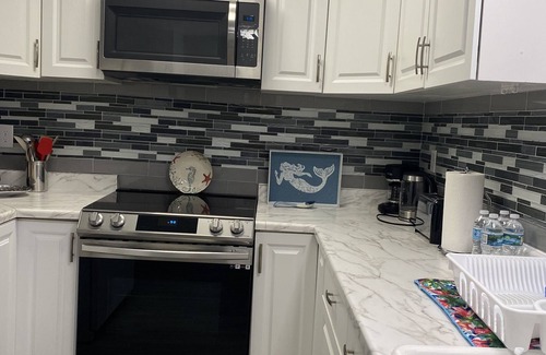 North Port House | Relaxat at Lovely home by the Warm Mineral Springs in Sunshine Florida.