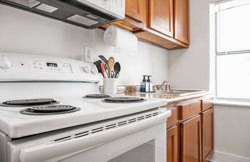 Mobile Apartment | Relaxed and Comfortable Living in Trendy Midtown