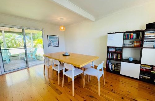 Mollymook House | Relaxed Coastal Retreat