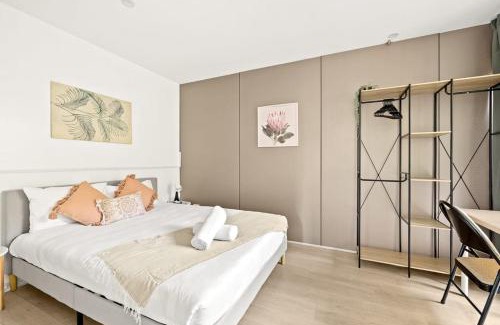 Pymble House | Relaxed Queen Room - Serene Spot at Pymble - Shared Bathroom