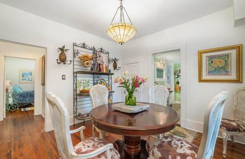 Melbourne House | Relaxing 2Br 1Bath Oasis near River 9 min to Beach