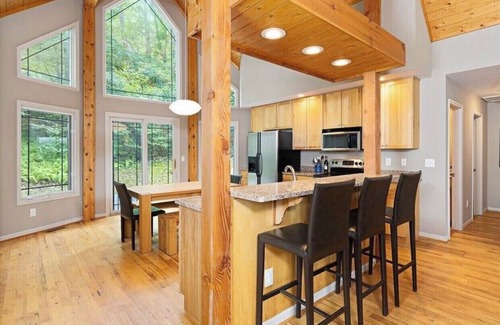 Chestnut Springs Cabin | Relaxing and Quiet Retreat at Wintergreen