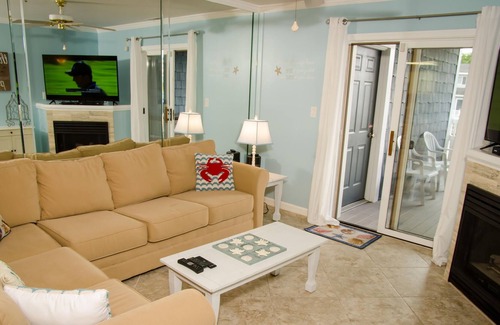 Heron Harbour Isle Condo | Relaxing Bay Front Condo-1st floor unit with 3 pools and boat dock