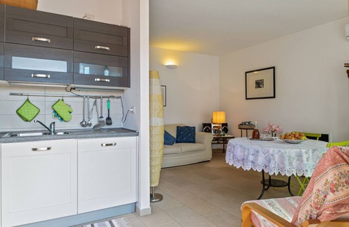 Bosa Historic Centre House | Relaxing Bosa Stay with Veranda