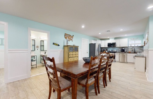 Fulton House | Relaxing coastal home with outdoor gathering area, arcade game - close to water