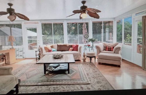 Arlington House | Relaxing country chateau estate. Minutes from airport, beach and downtown