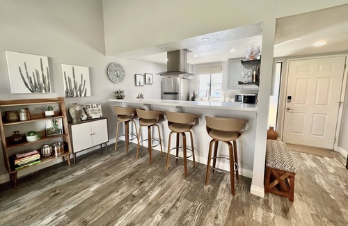 Palm Desert Condo | Relaxing desert retreat with amazing mountain and lake view on the 7th fairway!
