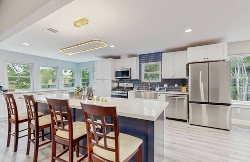 Northside House | Relaxing dog friendly home with deck and elegant kitchen - minutes to Downtown