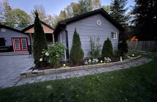Wasaga Beach House | Relaxing Fall getaway/games room
