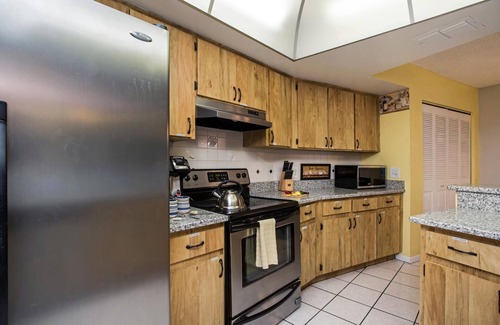 Citrus Park House | Relaxing Getaway: King Bed, Hot Tub, Pool Table, Ping Pong & Private Yard!