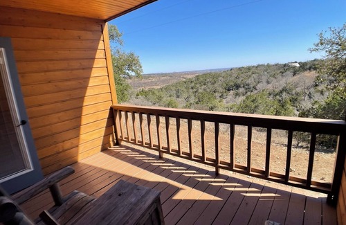 Fredericksburg Apartment | Relaxing Getaway at the Hideaway Cabin, Pet Friendly