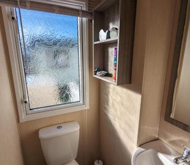 Weymouth Resort | Relaxing Holiday Home Chickerell View Littlesea Haven